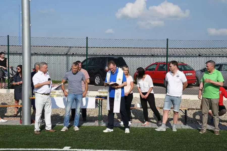 Posvěcení fotbalového hřiště a turnaj sponzorů v Tasovicích